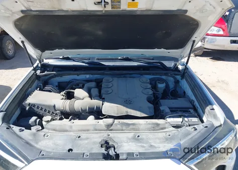 2016 Toyota 4Runner Sr5 z USA, uszkodzony, nr VIN JTEZU5JR8G5123690